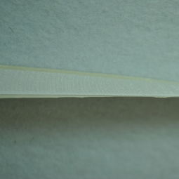 魔術(shù)貼背膠水 多功能條形粘扣的創(chuàng)新應用與紡織品原料銷售前景